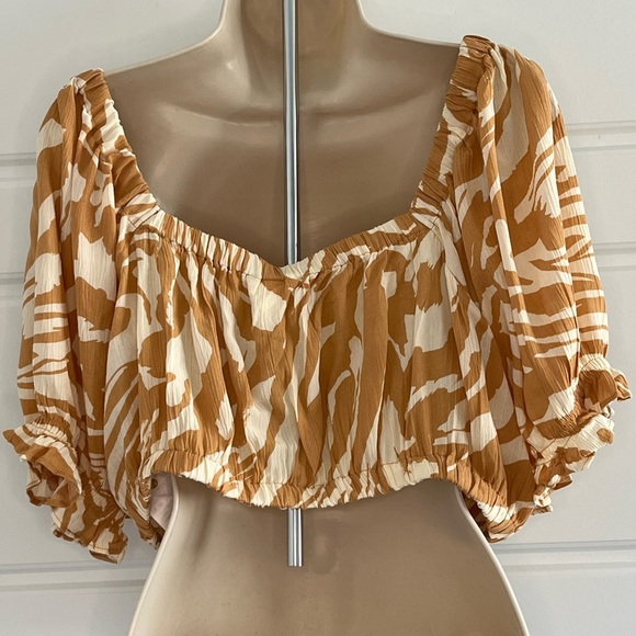 H&M Zebra Print Crop Top Puff Short Sleeves Cream and Tan Sexy Animal Print L - Picture 5 of 10